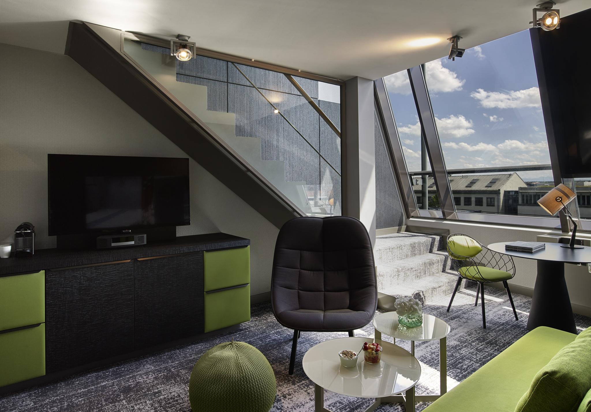 Отель Sofitel Munich Bayerpost Экстерьер фото The interior of a typical apartment